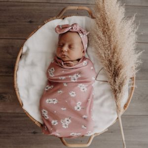 SNUGGLE HUNNY || Daisy I Snuggle Swaddle & Topknot Set